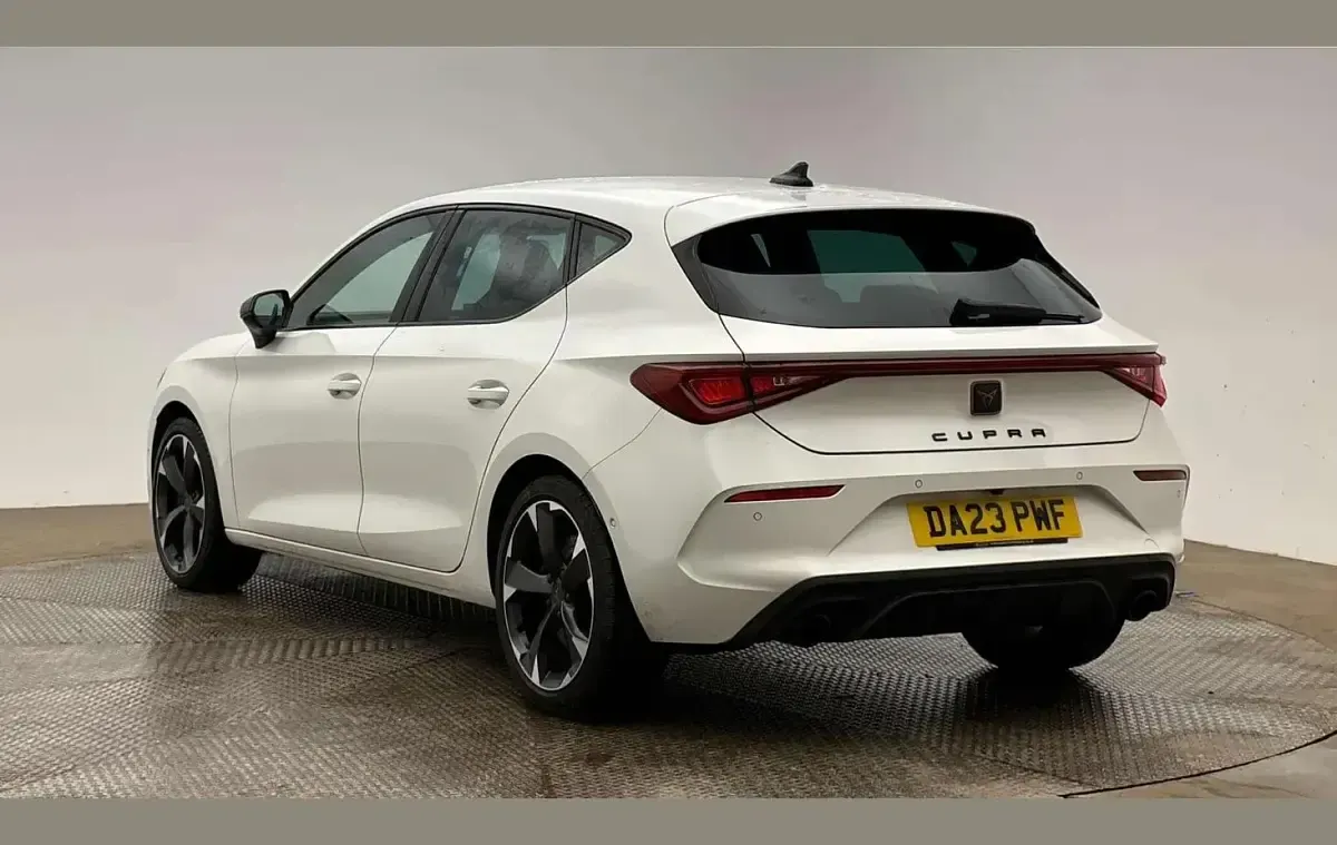 Used Cupra Leon VZ1 241 HP (177 kW) 2023 White Hatchback