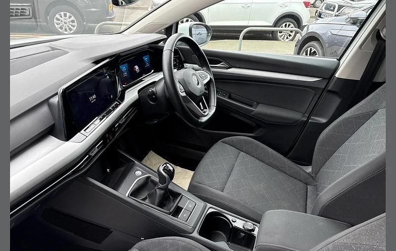 Used VW Golf VIII Life 110 HP (80 kW) 2022 White Hatchback