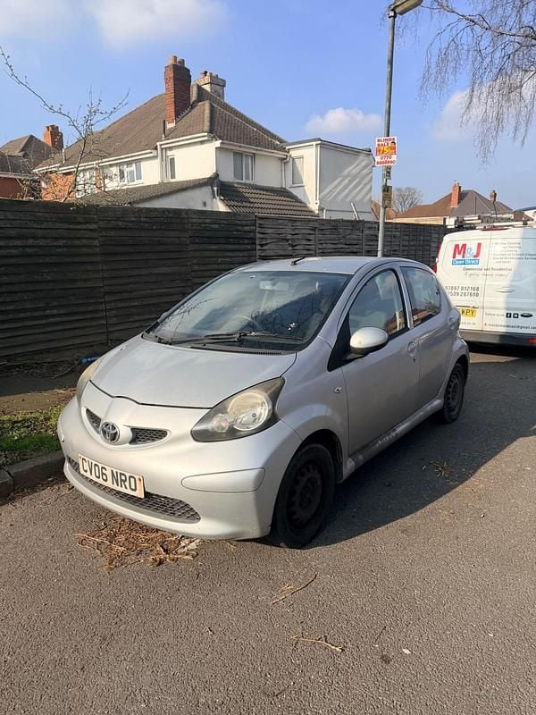 Used Toyota Aygo 67 HP (49 kW) 2006 Silver Hatchback