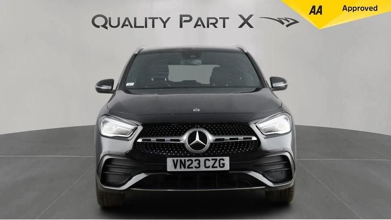 Begagnad Mercedes GLA200 Executive 2023 Svart SUV