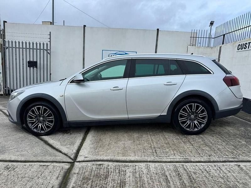Used Vauxhall Insignia Country Tourer 195 HP (143 kW) 2015 Silver Estate