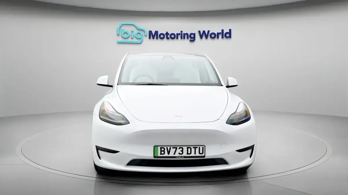 Used Tesla Model Y Long Range AWD 378 kW (514 HP) 2023 White SUV