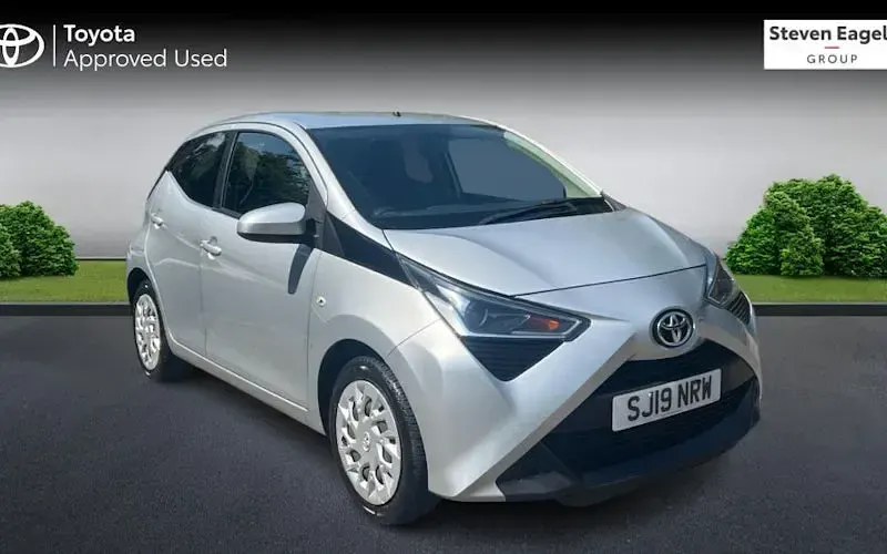 Used Toyota Aygo X-play 72 HP (52 kW) 2019 Hatchback