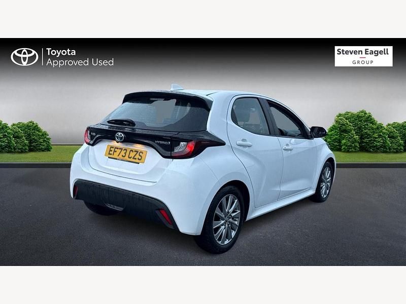 Used Toyota Yaris Hybrid 2023 White Hatchback