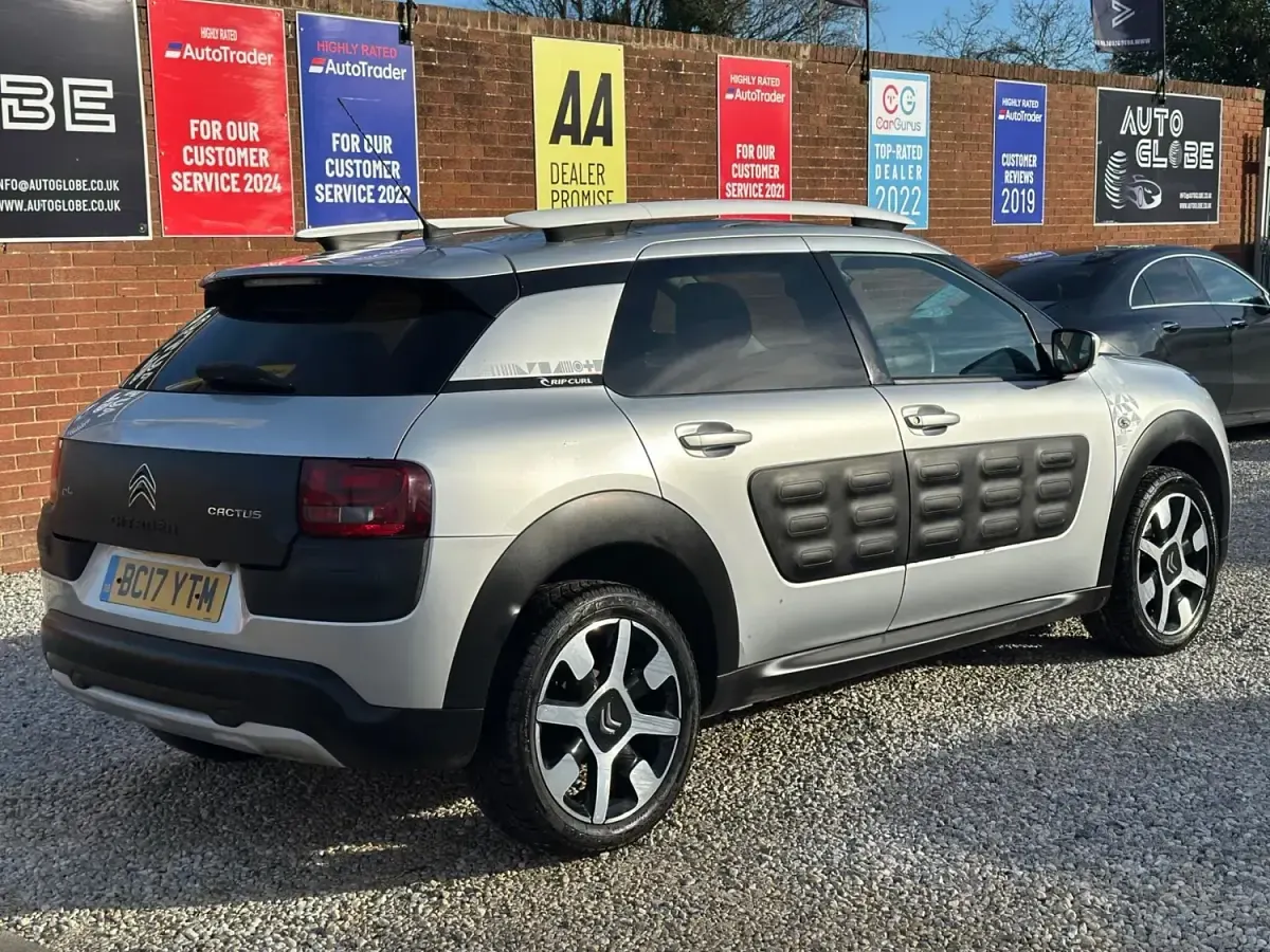 Usado Citroën C4 Cactus Rip Curl 110 HP (80 kW) 2017 Prateado Citadino