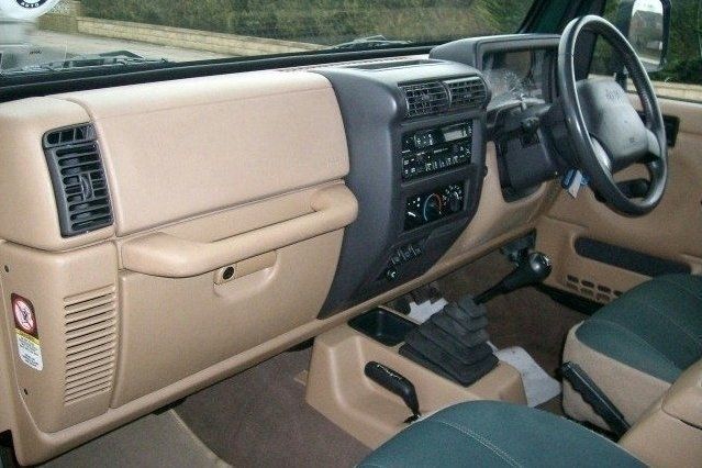 Used Jeep Wrangler 174 HP (127 kW) 2000 SUV