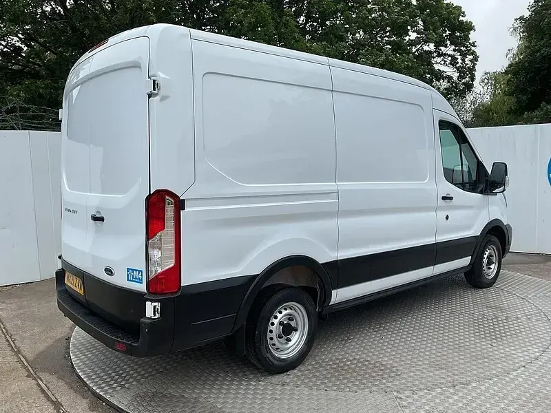 Used Ford Transit 105 HP (77 kW) 2021 White Van