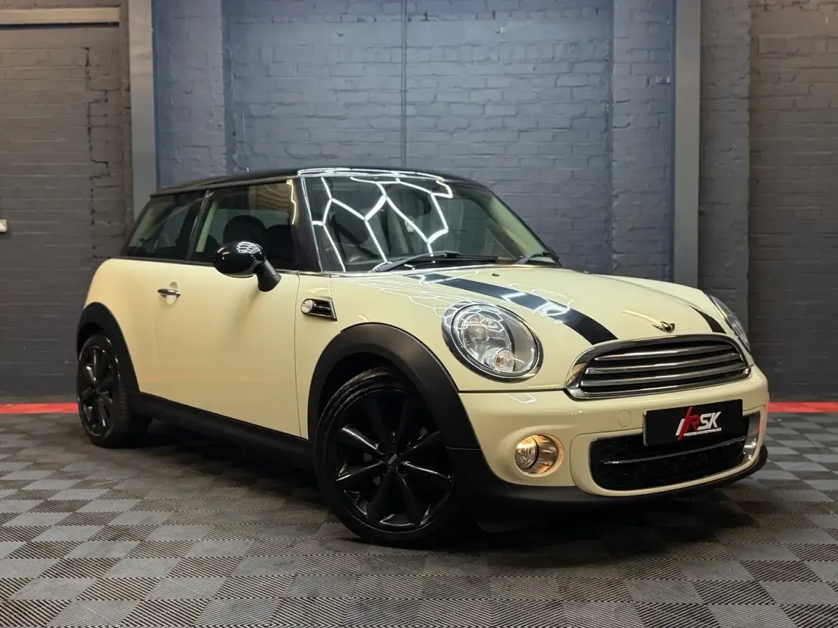 Used Mini Cooper D Hatch 2013 White Hatchback