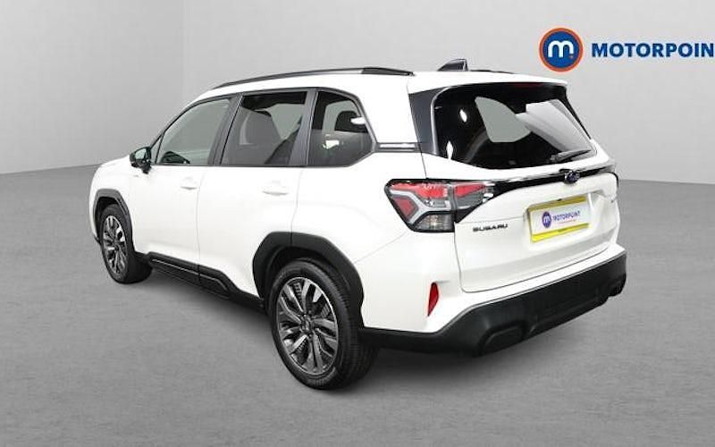 Used Subaru Forester 136 HP (100 kW) 2025 White SUV