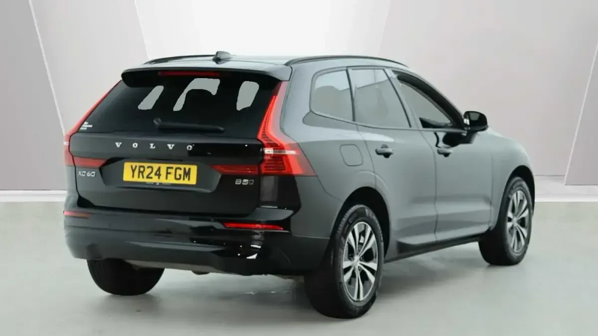 Used Volvo XC60 Core 250 HP (183 kW) 2024 SUV