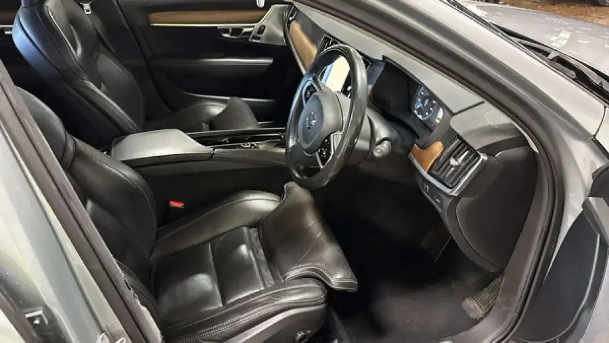 Used Volvo V90 Inscription 231 HP (169 kW) 2017 Silver Estate