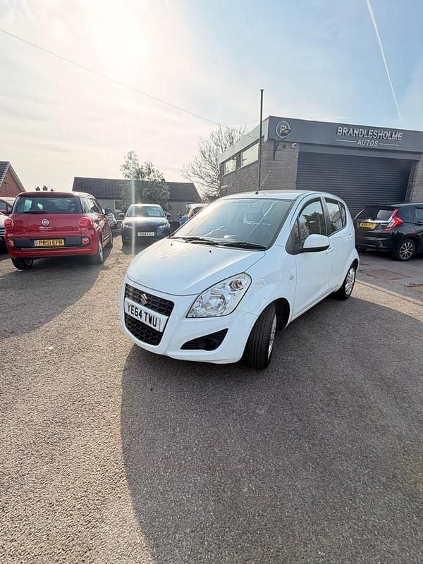 Used Suzuki Splash 94 HP (69 kW) 2014 White Hatchback