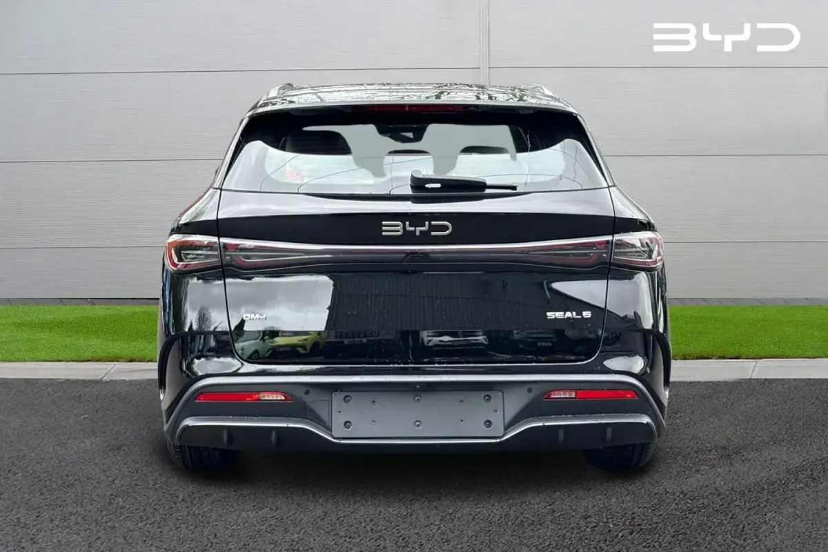 Nuevo BYD Seal Boost 218 CV (160 kW) 2025 Negro Familiar