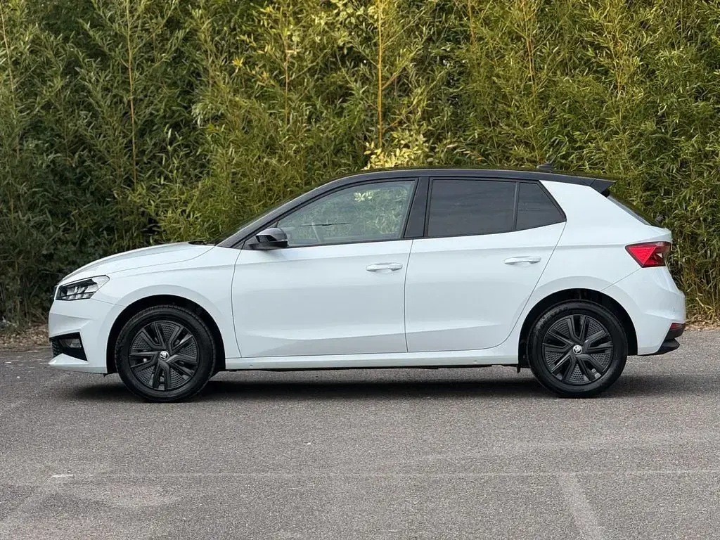 Used Skoda Fabia Colour Edition 80 HP (58 kW) 2024 White Hatchback