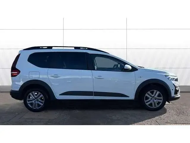 Używany Dacia Jogger Comfort 110 KM (80 kW) 2023 Biały Minivan