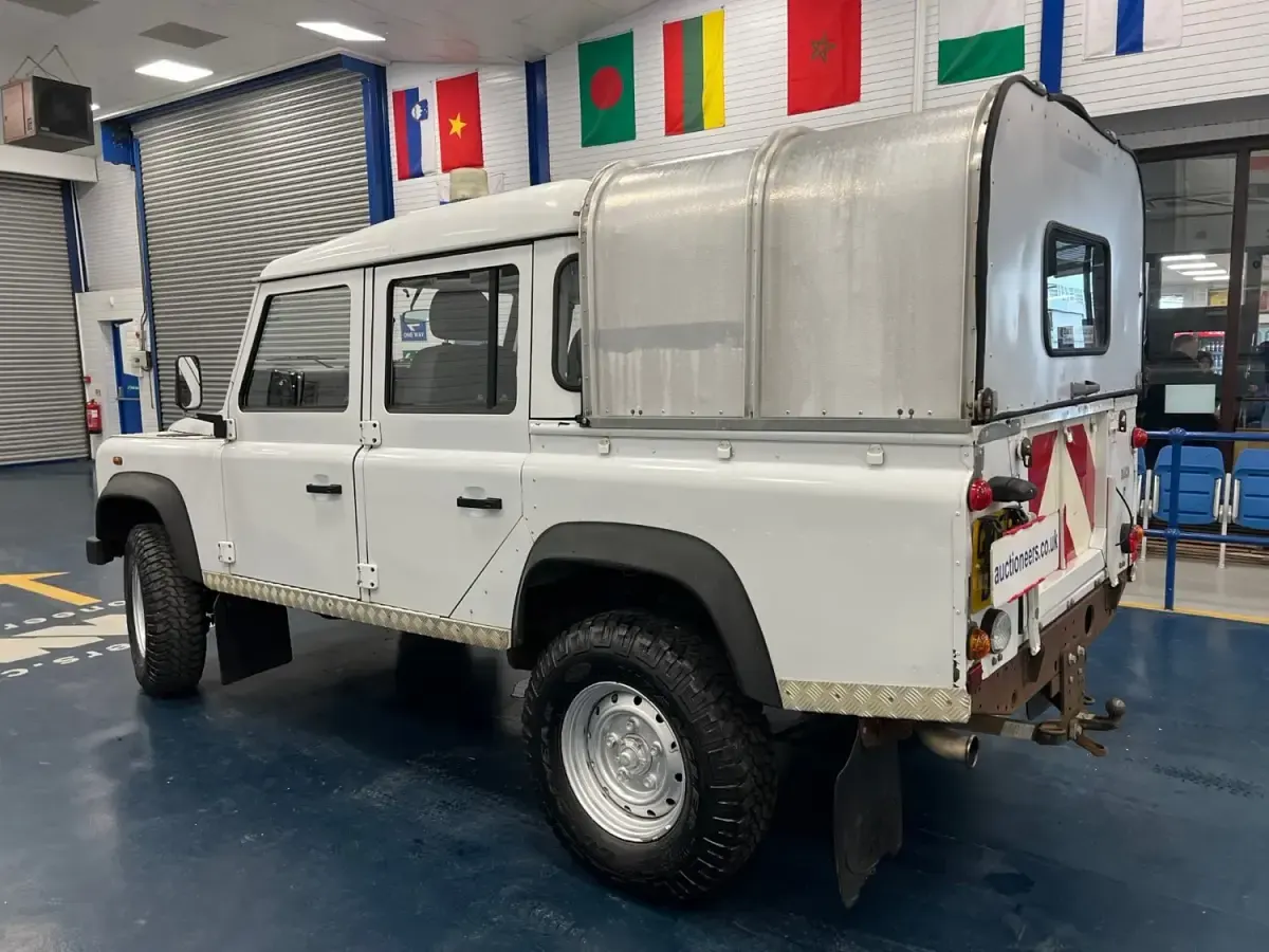Używany Land Rover Defender 2011 Biały Pickup
