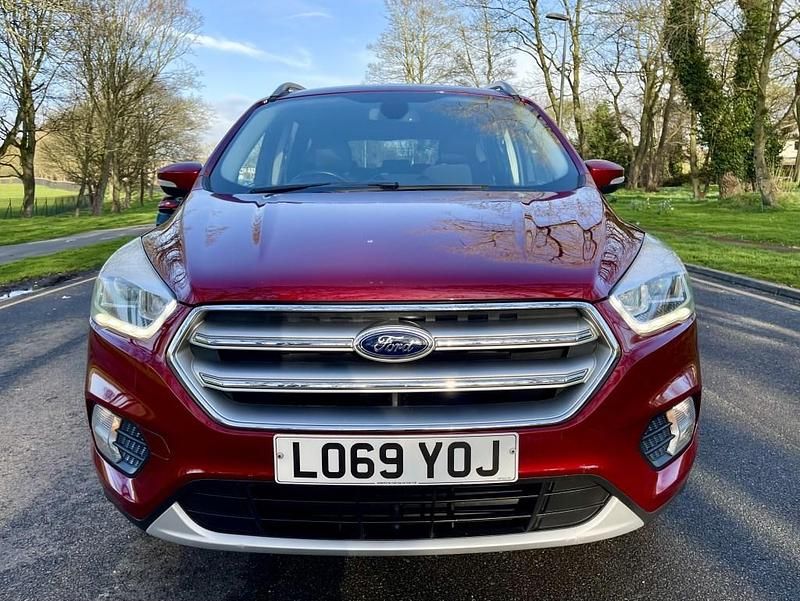 Used Ford Kuga Titanium 150 HP (110 kW) 2019 Red SUV