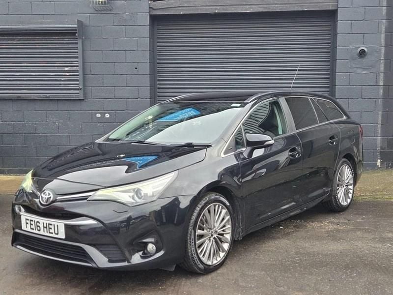 Used Toyota Avensis 143 HP (105 kW) 2016 Black Estate