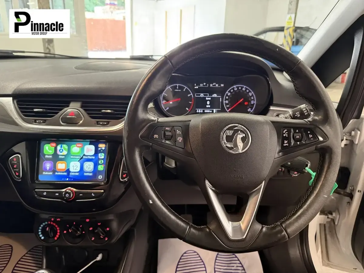 Used Vauxhall Corsa 75 HP (55 kW) 2017 White Hatchback