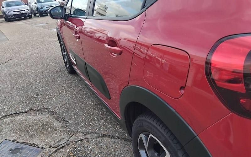 Used Citroën C3 PureTech 83 HP (61 kW) 2021 Red Hatchback