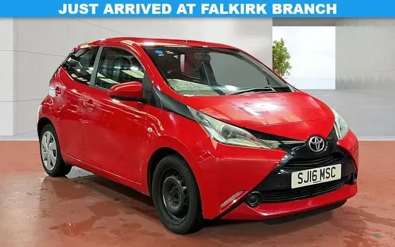 Used Toyota Aygo X-play 69 HP (50 kW) 2016 Hatchback