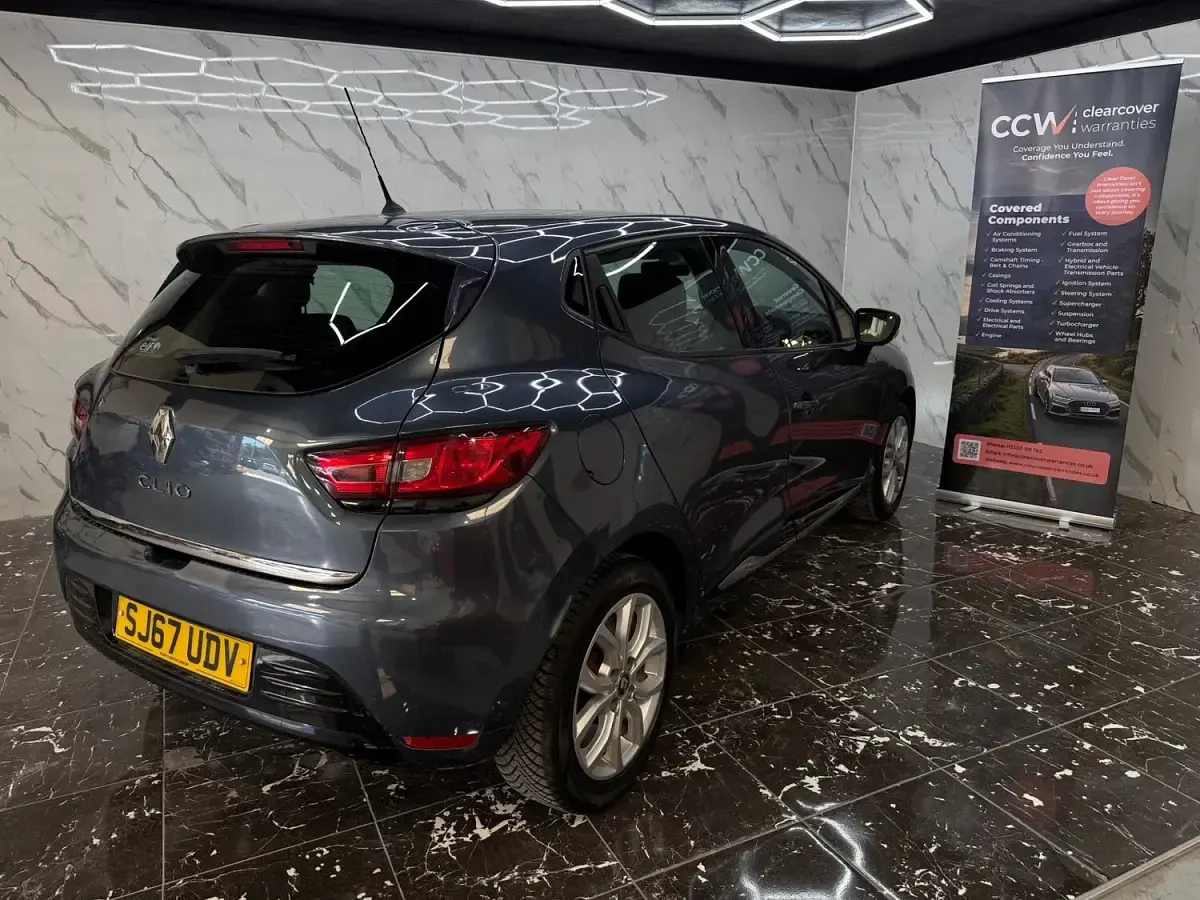 Used Renault Clio Dynamique 75 HP (55 kW) 2017 Grey Hatchback