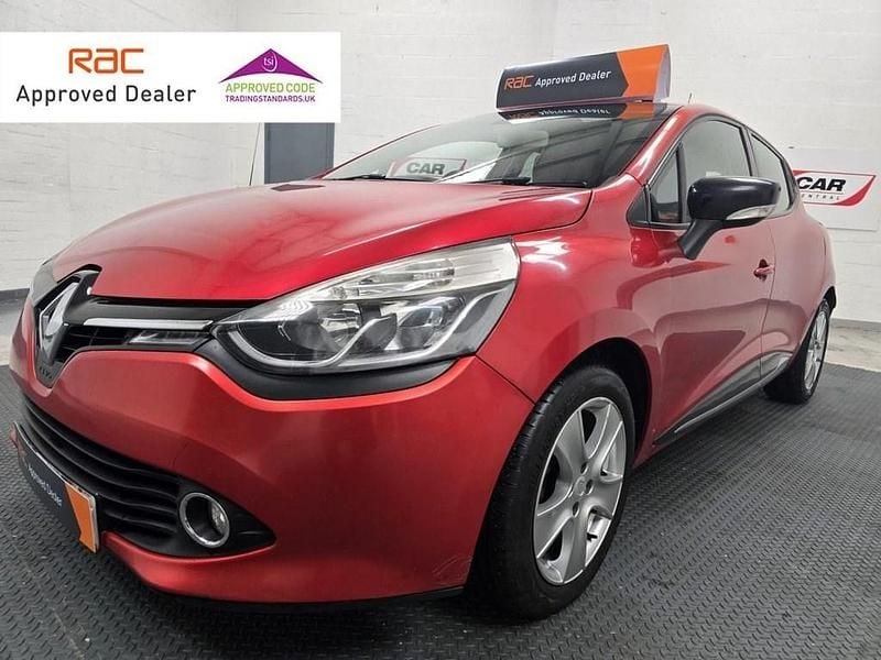 Used Renault Clio IV Dynamique 90 HP (66 kW) 2016 Red Hatchback