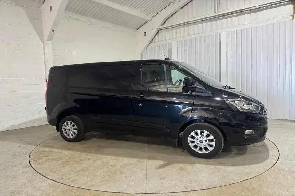 Usado Ford Transit Custom Limited 130 HP (95 kW) 2021 Preto Van