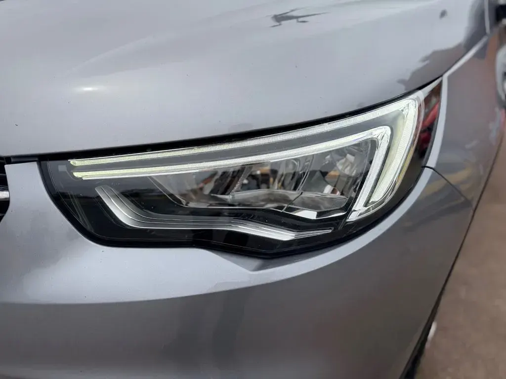 Used Vauxhall Grandland X Business Edition 130 HP (95 kW) 2020 Grey SUV