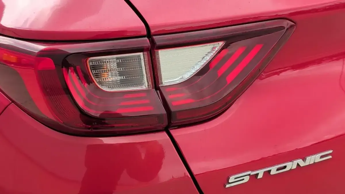 Used Kia Stonic First Edition 118 HP (86 kW) 2018 Red SUV
