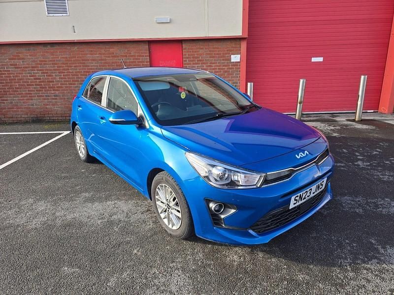 Used Kia Rio 101 HP (74 kW) 2022 Blue Hatchback