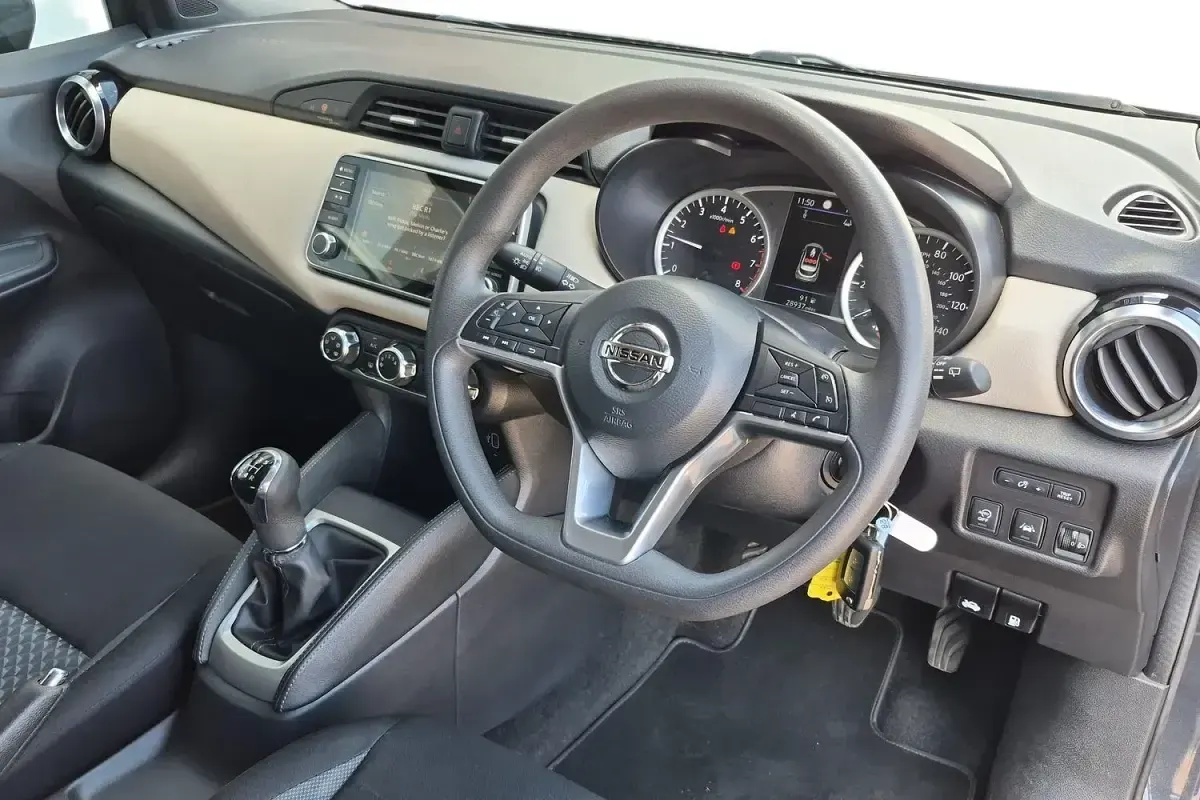 Begagnad Nissan Micra Acenta 100 HK (73 kW) 2020 Grå Halvkombi