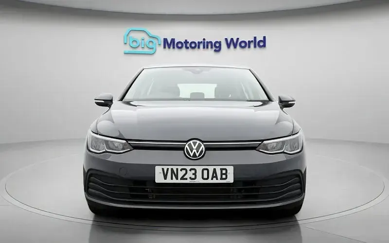 Used VW Golf VIII Life 150 HP (110 kW) 2023 Grey Hatchback