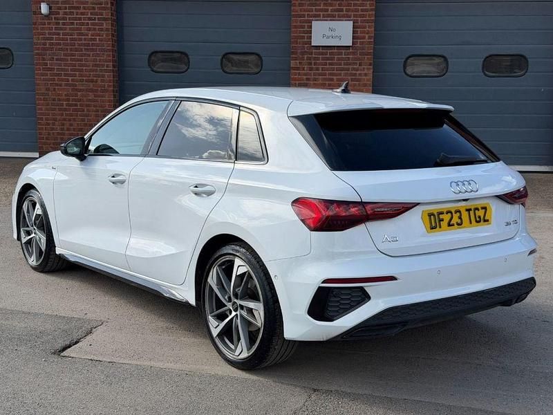 Used Audi A3 Comfort 150 HP (110 kW) 2023 White Sedan