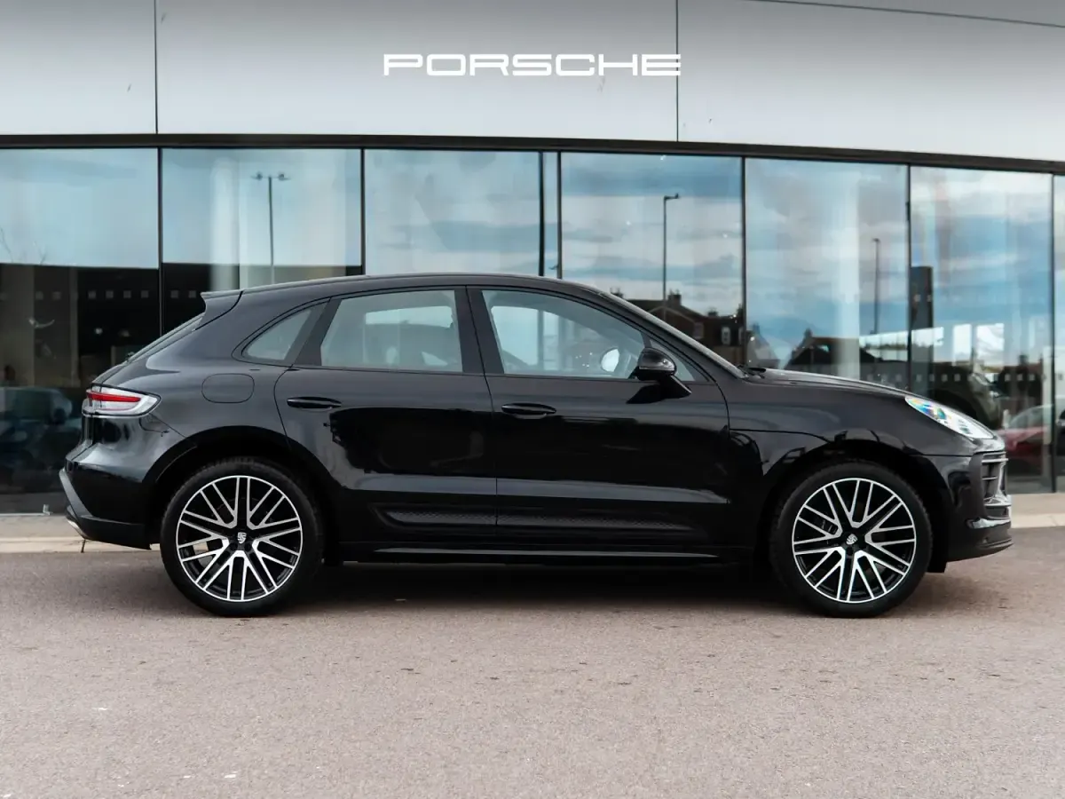 Usado Porsche Macan 265 HP (194 kW) 2023 Preto SUV