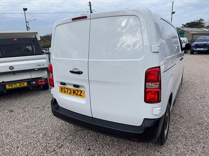 Usado Citroën Dispatch 2023 Blanco Monovolumen