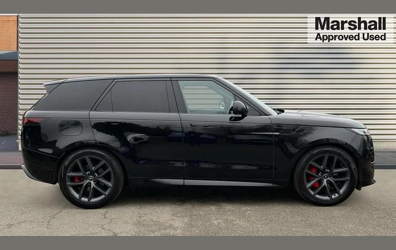 Used Land Rover Range Rover Sport SE Dynamic 300 HP (220 kW) 2023 Santorini black metallic SUV