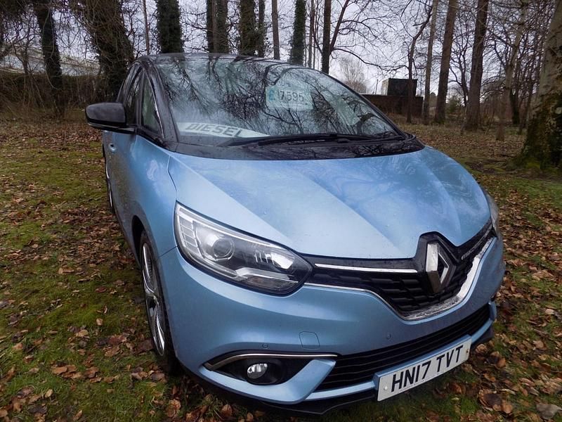 Used Renault Scénic IV Dynamique 2017 Blue MPV