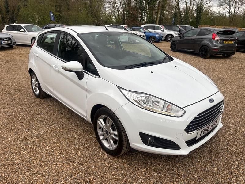 Used Ford Fiesta Zetec 2016 White Hatchback