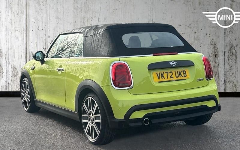 Usado Mini Cooper Cabriolet Exclusive 136 CV (100 kW) 2022 Amarillo Descapotable