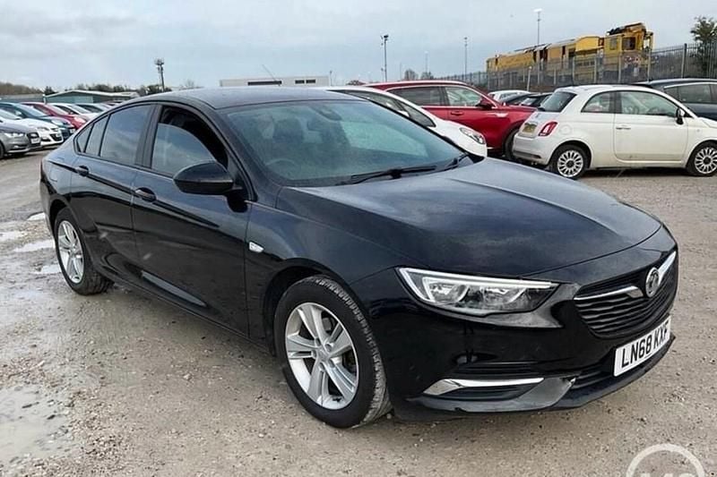 Used Vauxhall Insignia Design Edition 165 HP (121 kW) 2018