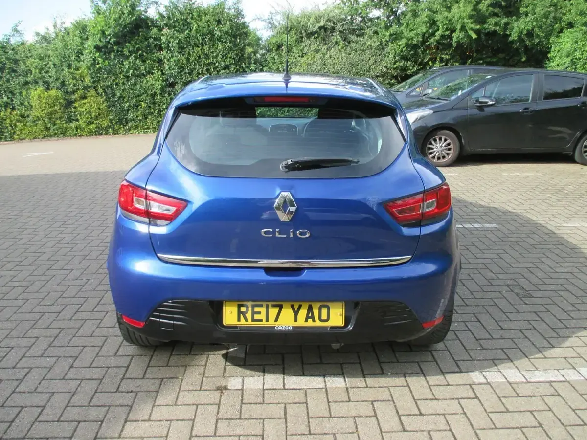 Used Renault Clio Dynamique 120 HP (88 kW) 2017 Blue Hatchback