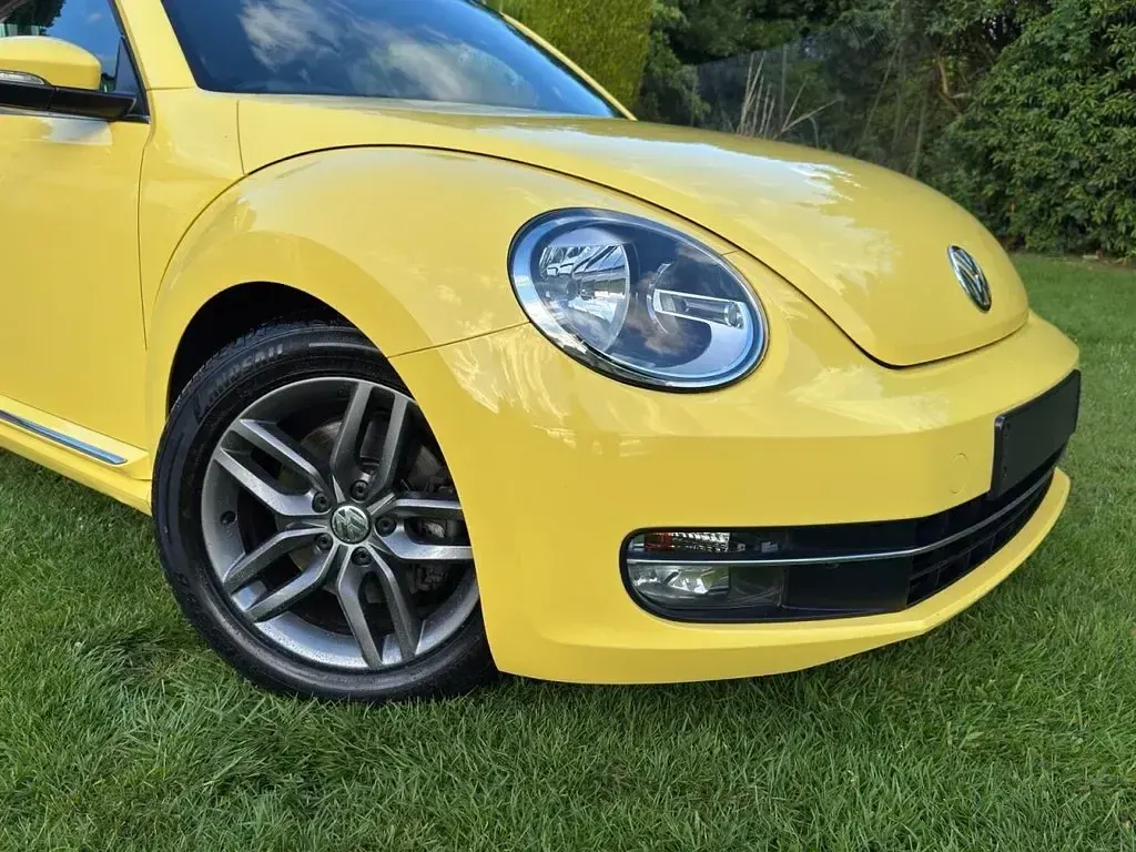 Used VW Beetle Design 150 HP (110 kW) 2014 Yellow Hatchback
