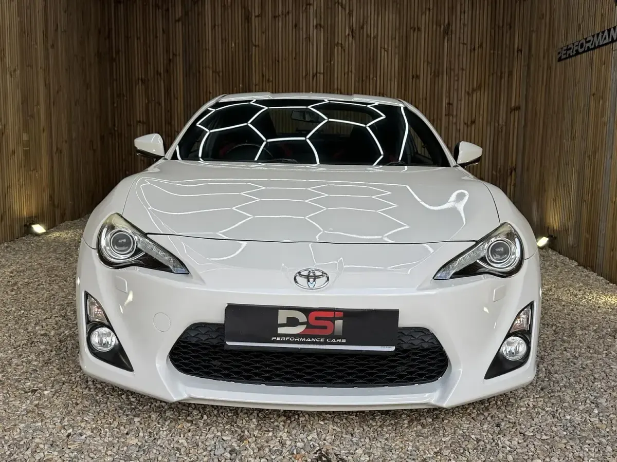 Used Toyota GT86 GT 2016 White Coupe