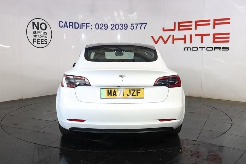 Used Tesla Model 3 Standard Range Plus 208 kW (283 HP) 2021 White Sedan