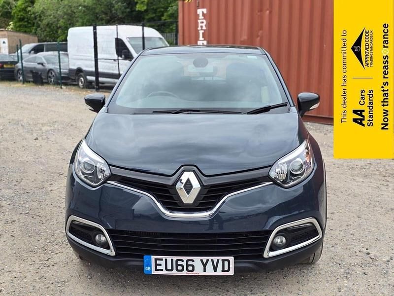 Used Renault Captur Dynamique 90 HP (66 kW) 2016 Blue SUV