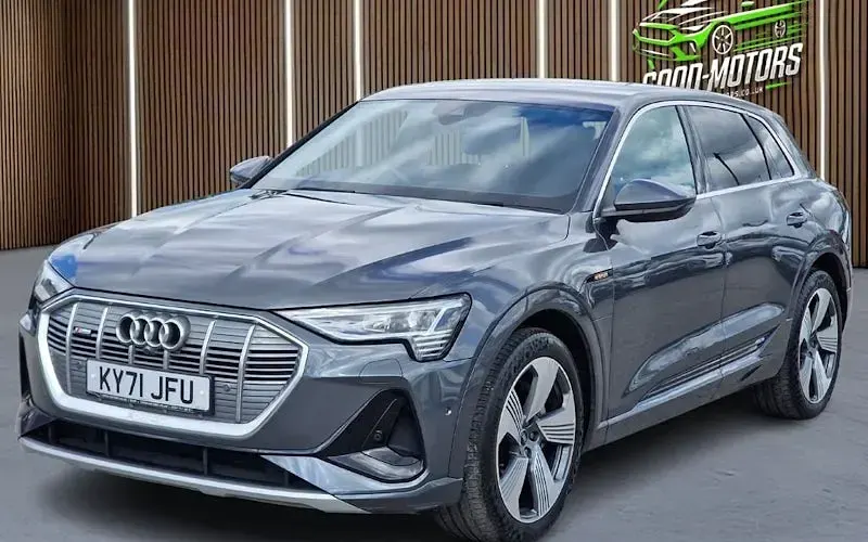 Usado Audi e-tron S-Line 300 kW (408 HP) 2021 Cinzento SUV