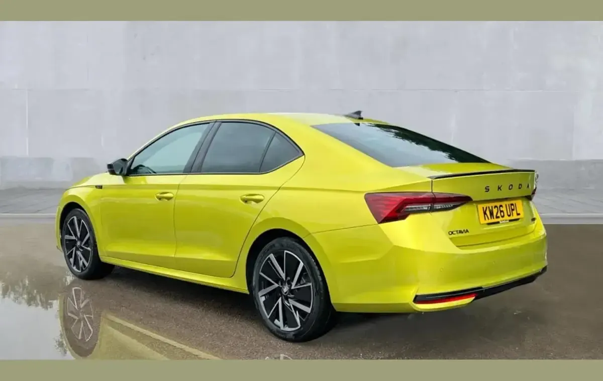 Used Skoda Octavia SportLine 147 HP (108 kW) 2026 Yellow Hatchback