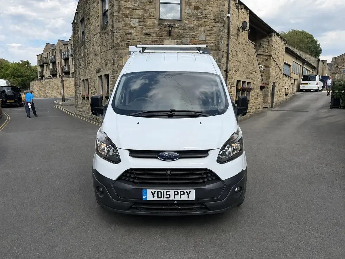 Used Ford Transit Custom 100 HP (73 kW) 2015 White Van