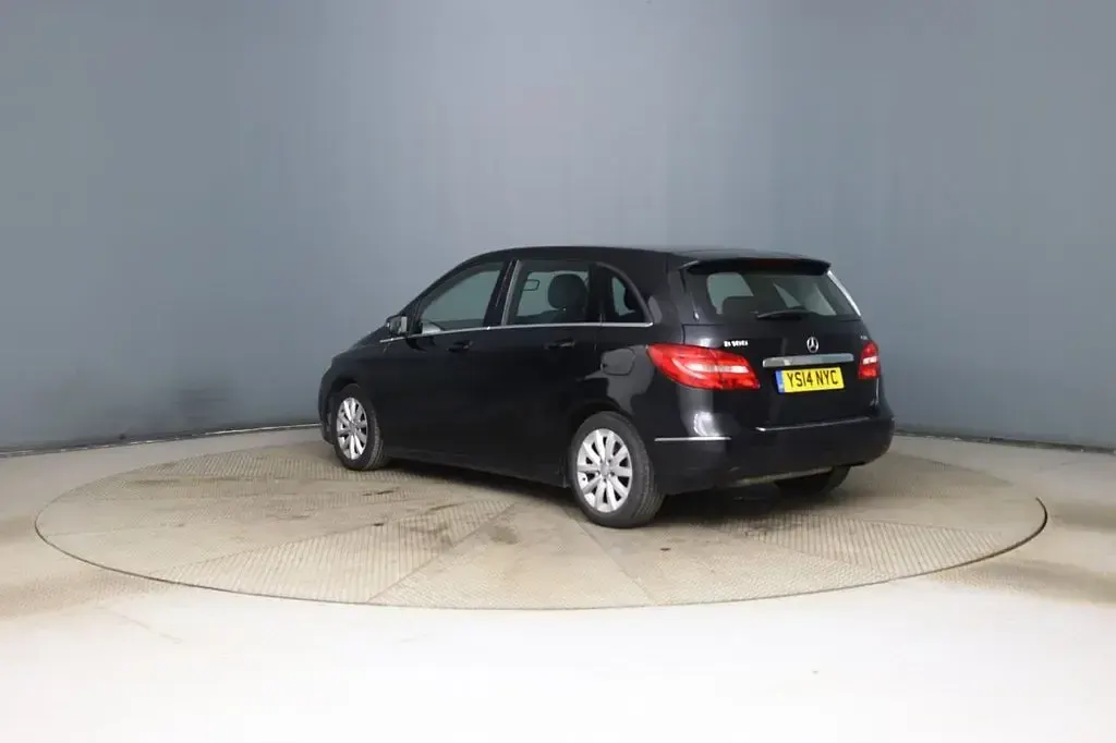 Used Mercedes B180 SE 109 HP (80 kW) 2014 Black Hatchback